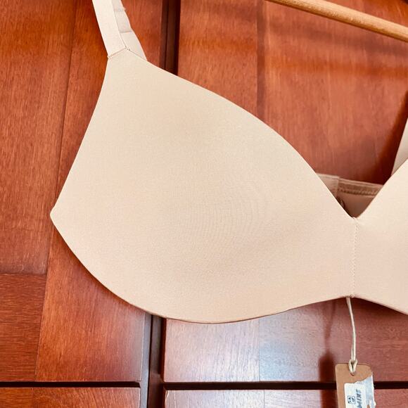 Skims Wireless Form Push Up Bra Clay Size 30A NEW - Picture 2 of 8
